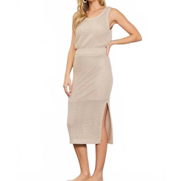 NEW SKIES ARE BLUE bellagio crochet skirt in taupe - Picture 2 of 4